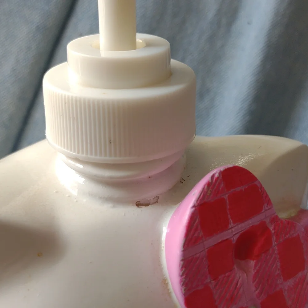 Sanrio Hello Kitty Soap Dispenser! - Picture 8 of 9